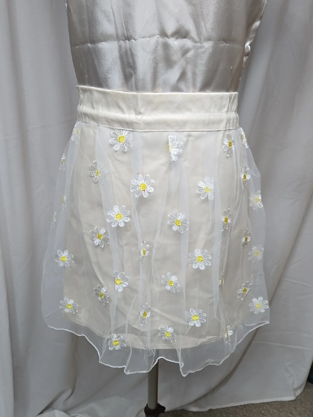 Cream Floral Embroidered Sheer Overlay Apron